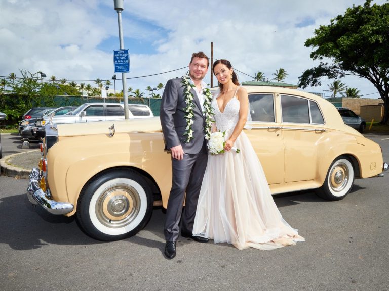 Hawaii wedding & vow renewal limousine.