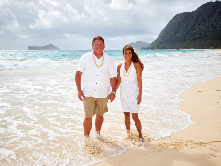 Hawaii wedding at Portlock beach.