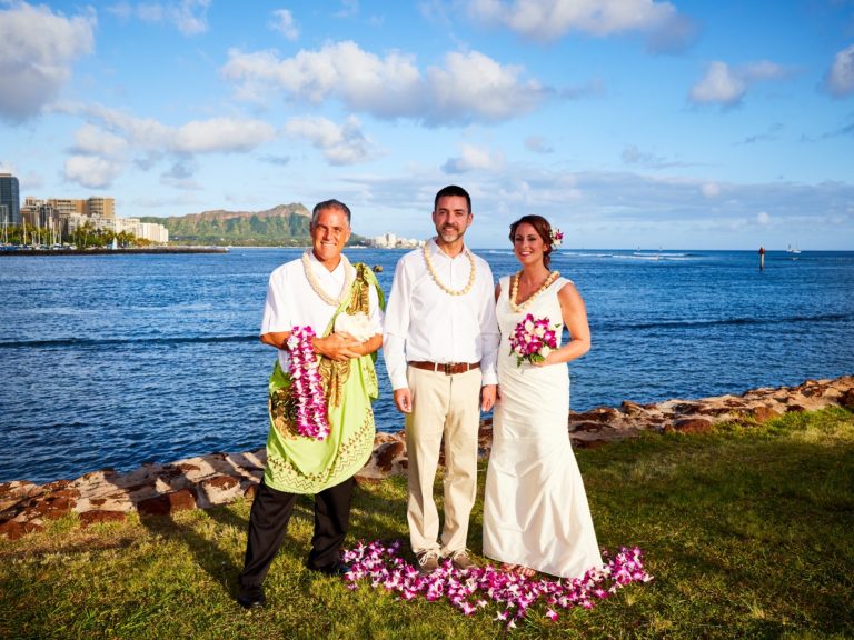 Hawaii wedding & vow renewal minister.