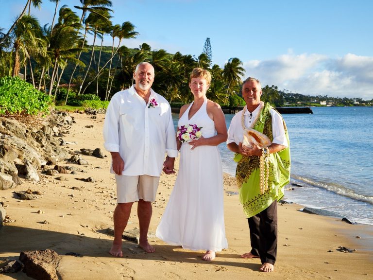 Hawaii wedding & vow renewal at Portlock beach.