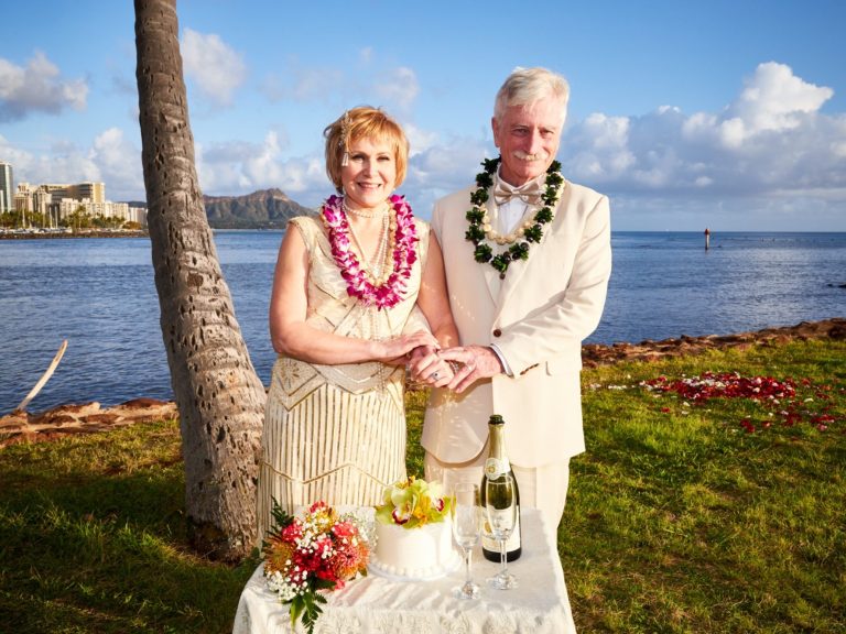 Hawaii wedding & vow renewal ukulele musician.