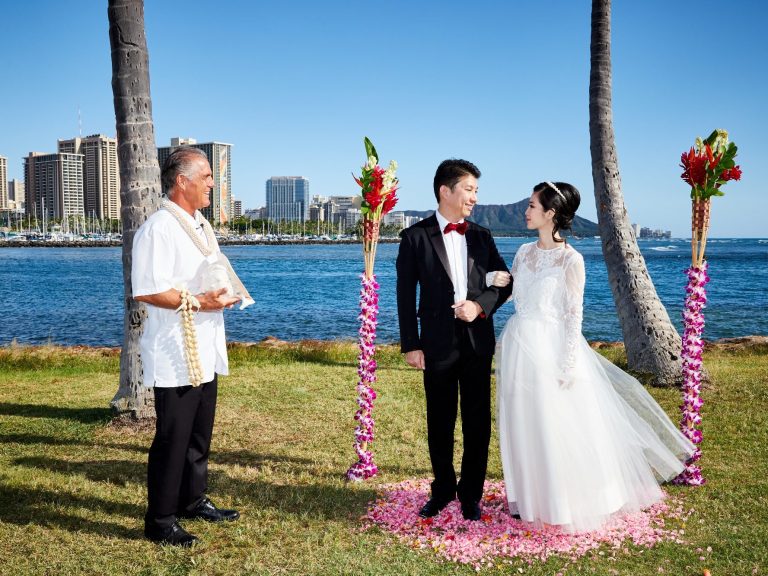 Hawaii wedding & vow renewal at Magic Island.